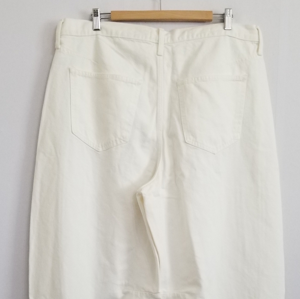 Universal Thread Cream Wide-Leg Jeans — High Rise Flare - Picture 6 of 9